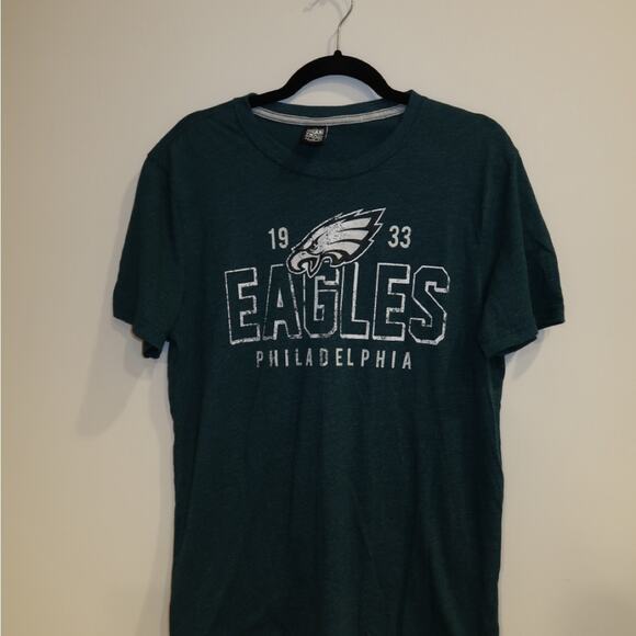 NFL Philadelphia Eagles Green T-Shirt - Picture 2 of 6